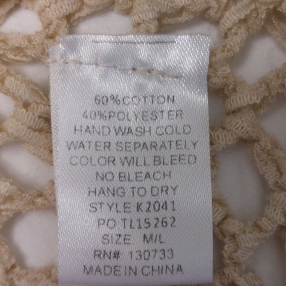 Umgee Crochet Cream Poncho with Fringe, size M/L - Picture 7 of 9